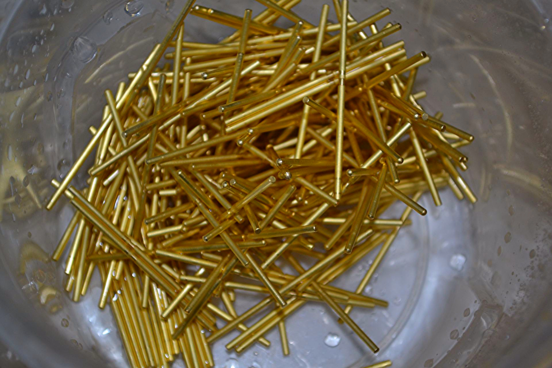 Золочение насыпью в барабанах